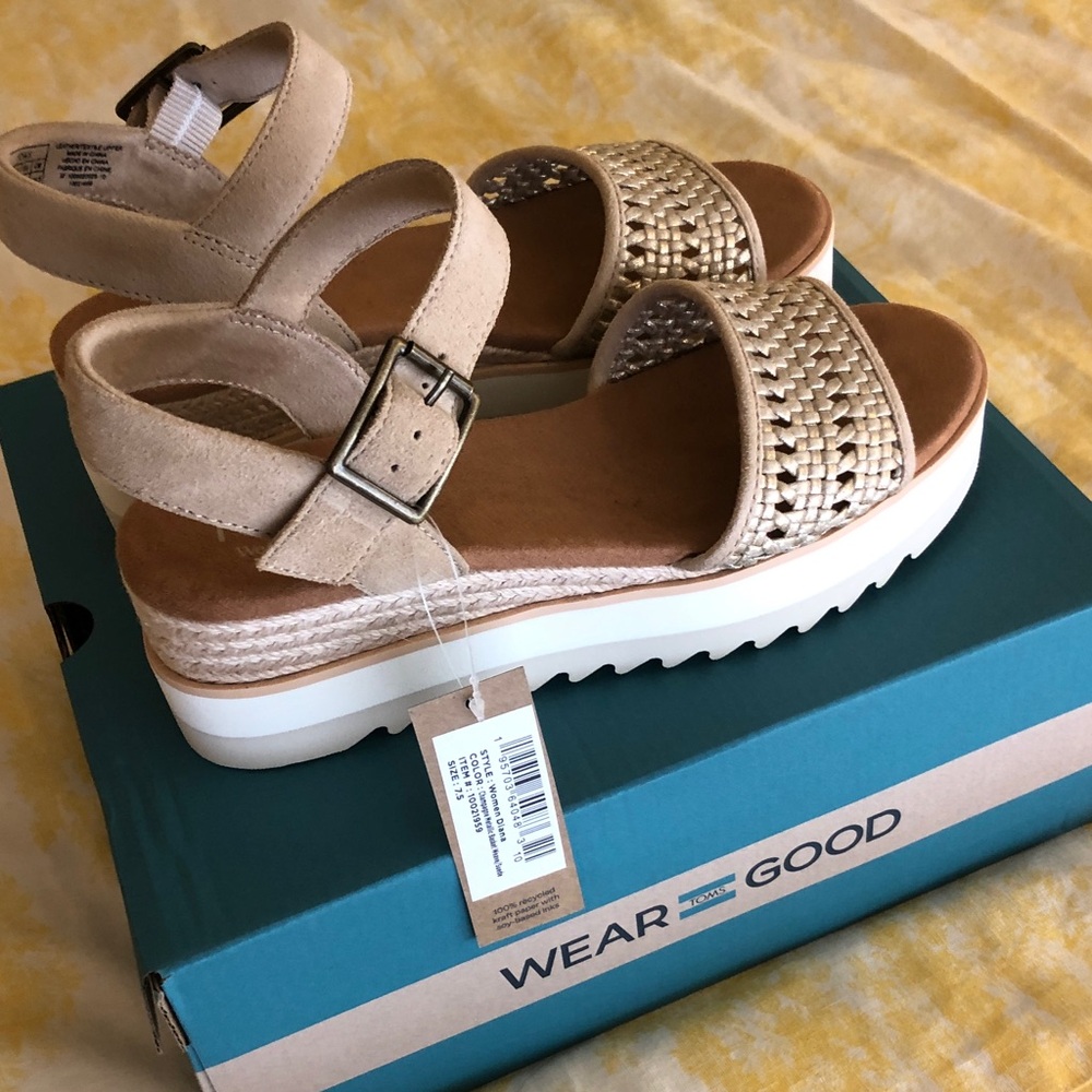 Toms Tan and Gold Woven Sandals